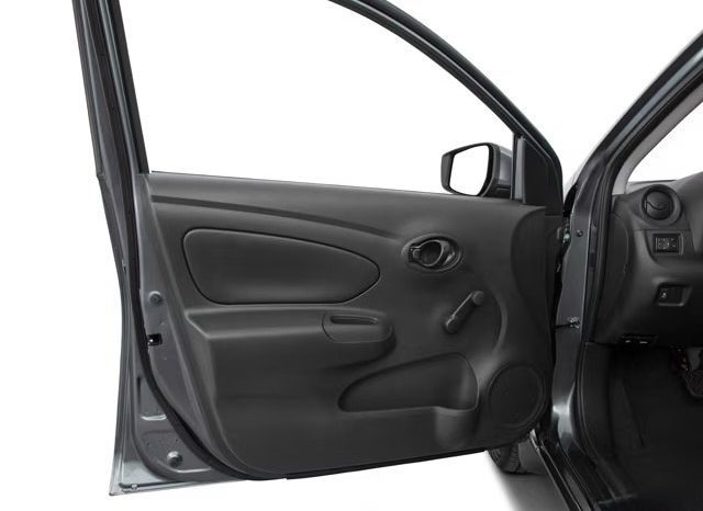 
 NISSAN VERSA full									